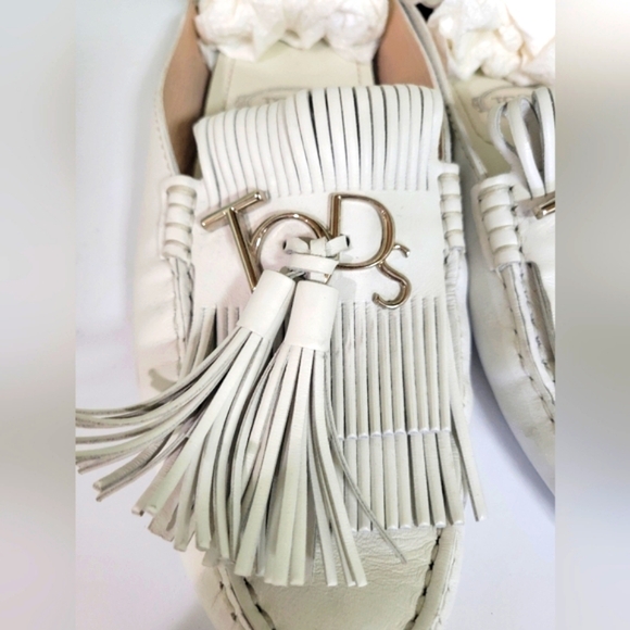 Tod's Italy Made 37 7 White Leather Tassel Driving Moccasins Flats Shoes - Picture 9 of 15